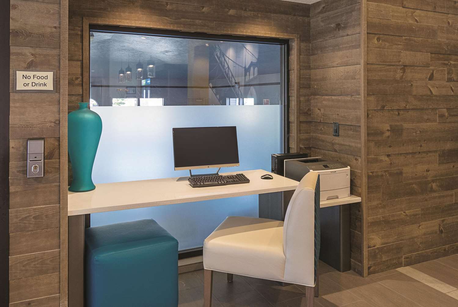 La Quinta Inn & Suites by Wyndham Portland NW 20/27