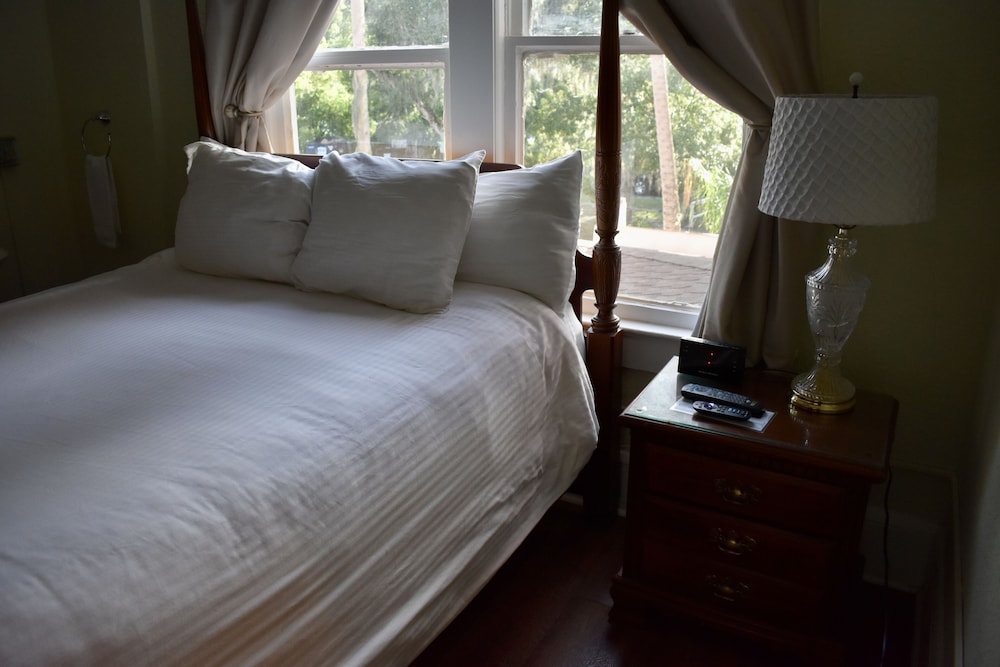 The DeLand Hotel 13/47