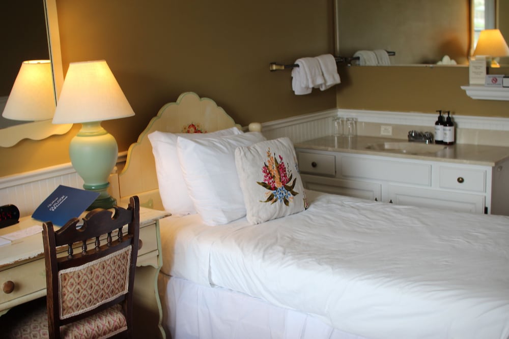 Outlook Inn On Orcas Island 34/68