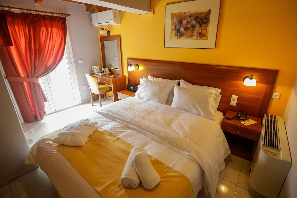 ROOM, SINGLE