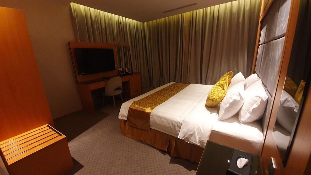 برج أل ريان(Al Rayyan Tower) 25/40
