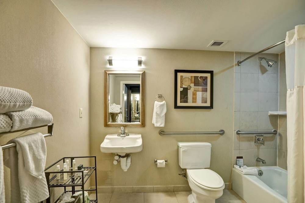 Doubletree Hotel Downtown Wilmington Legal 24/60