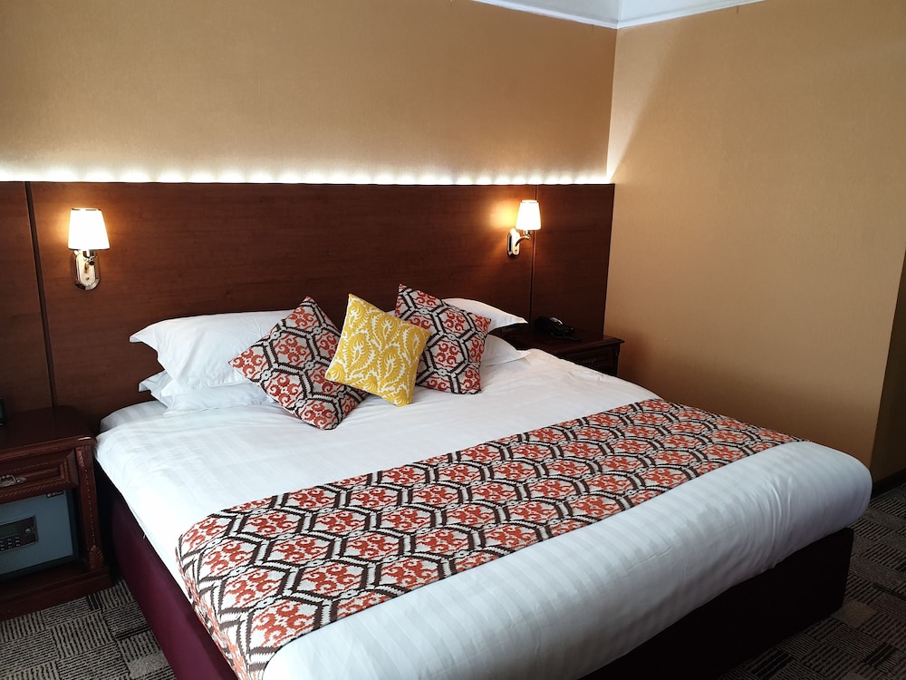 New West Hotel 14/50