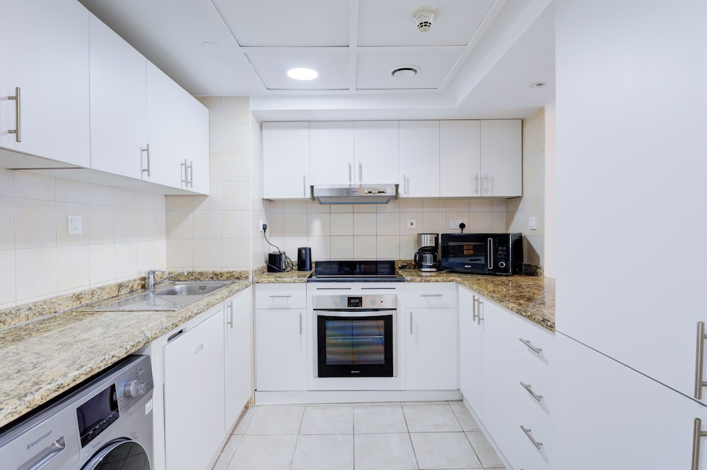 Millennium Lakeview Residence Formerly Copthorne Lakeview Executive Apartments 28/44