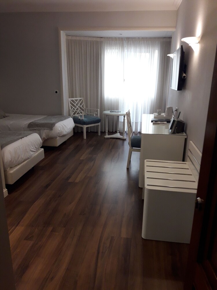 Sercotel Las Rocas Playa Hotel 4/38