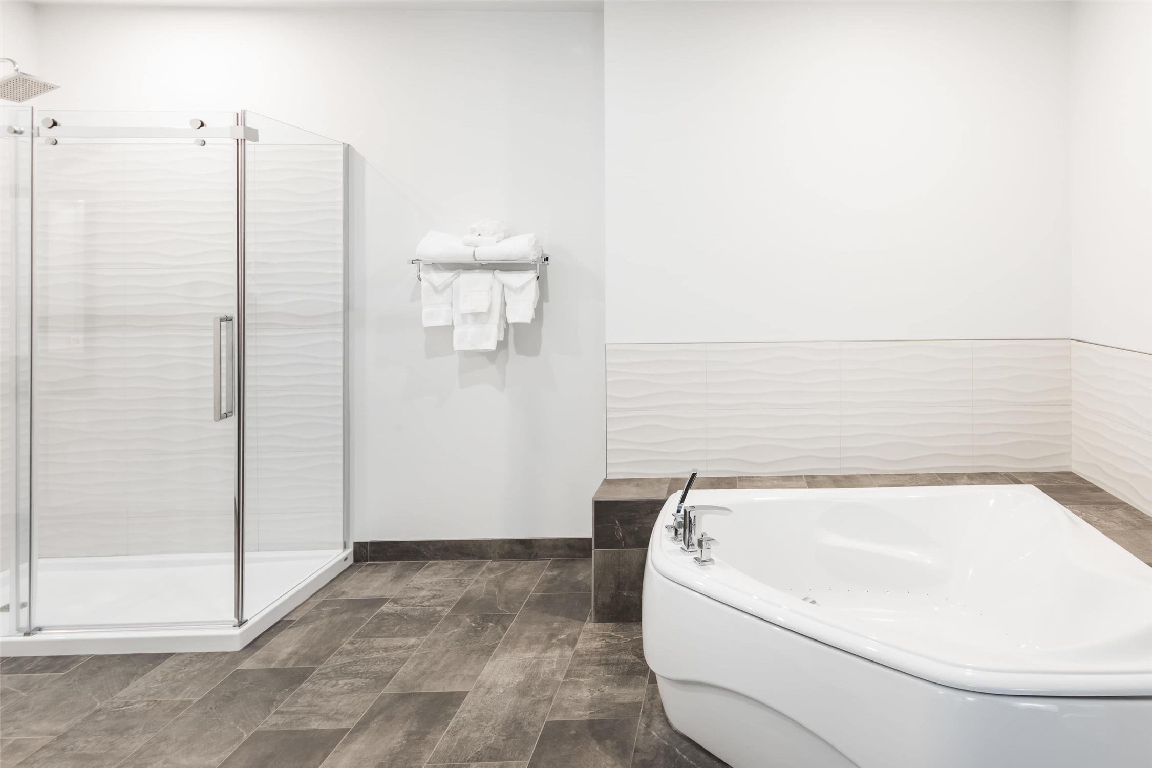 Ramada Revelstoke 35/36