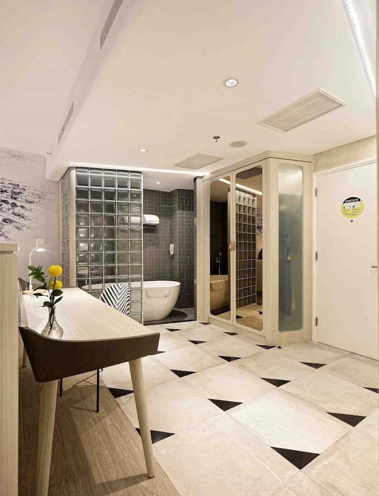 Yello Hotel Harmoni Jakarta 7/64