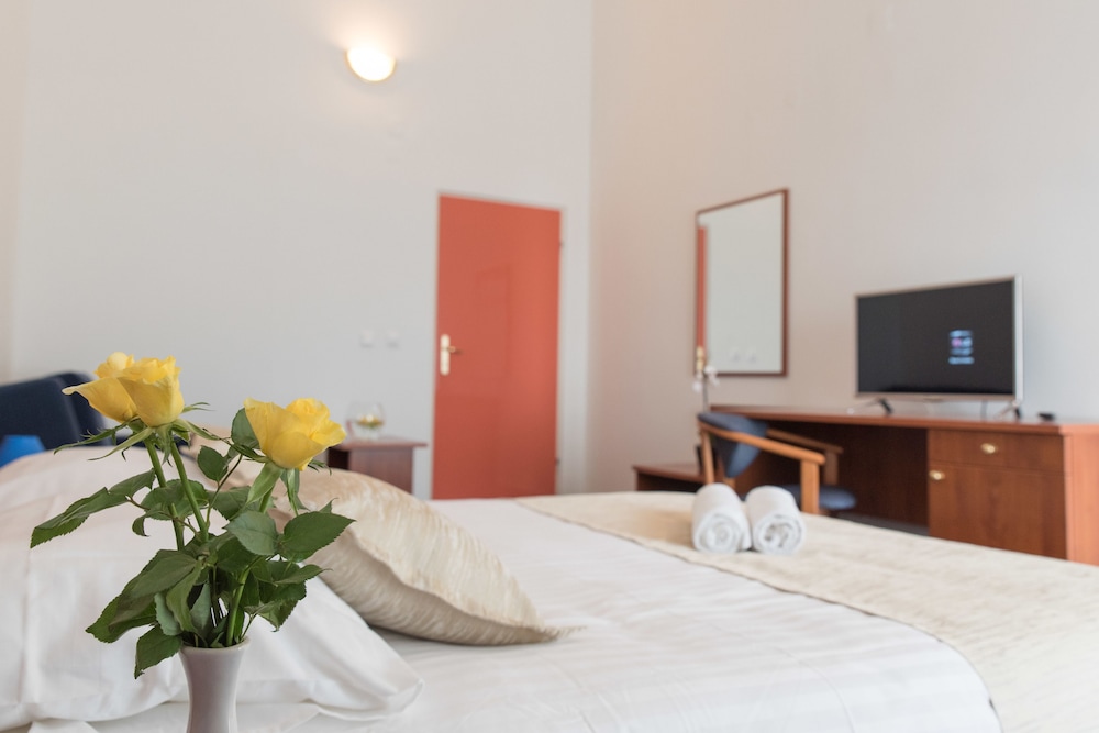 Hotel Krilo 26/71