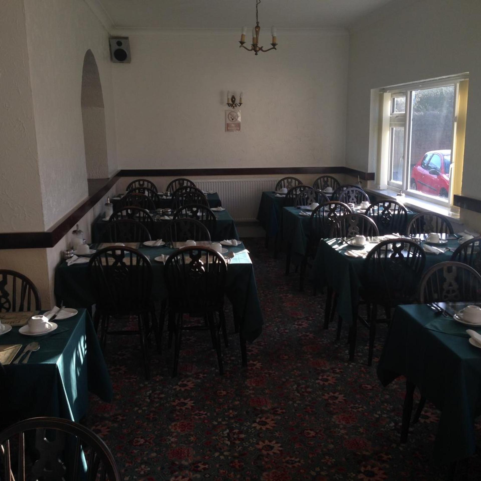 Elmhurst Hotel 20/24