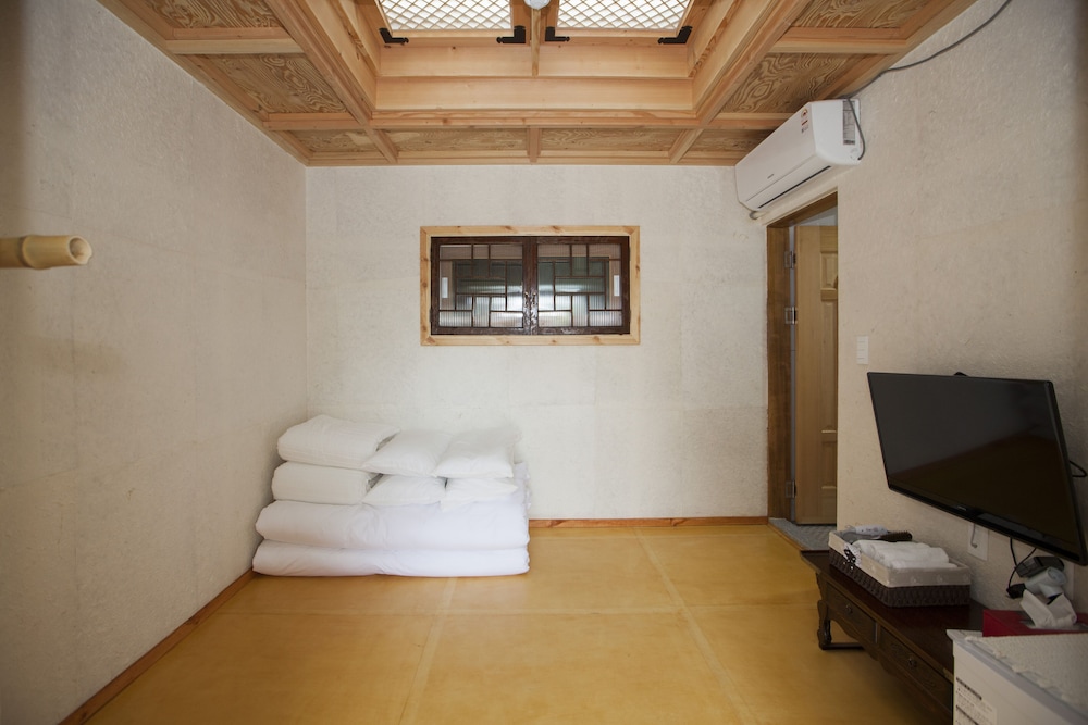 The Hanok 83/100