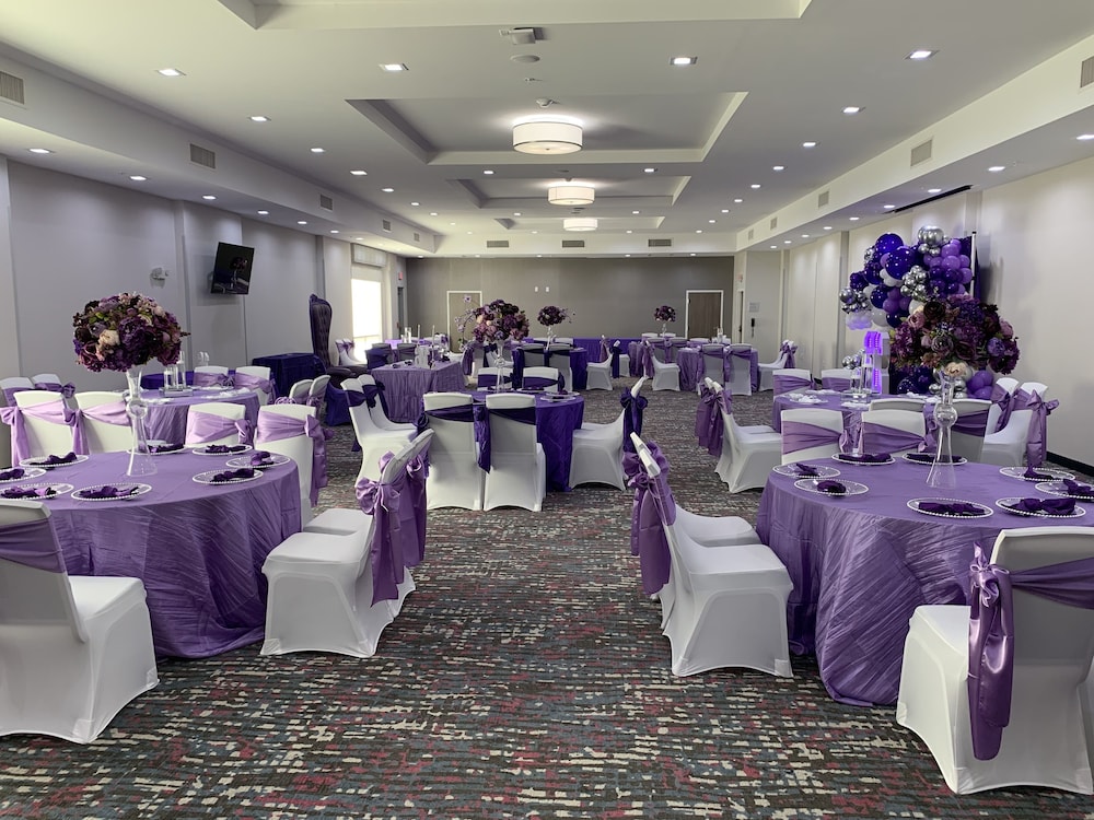Hampton Inn and Suites Houston East Beltway 8 36/58