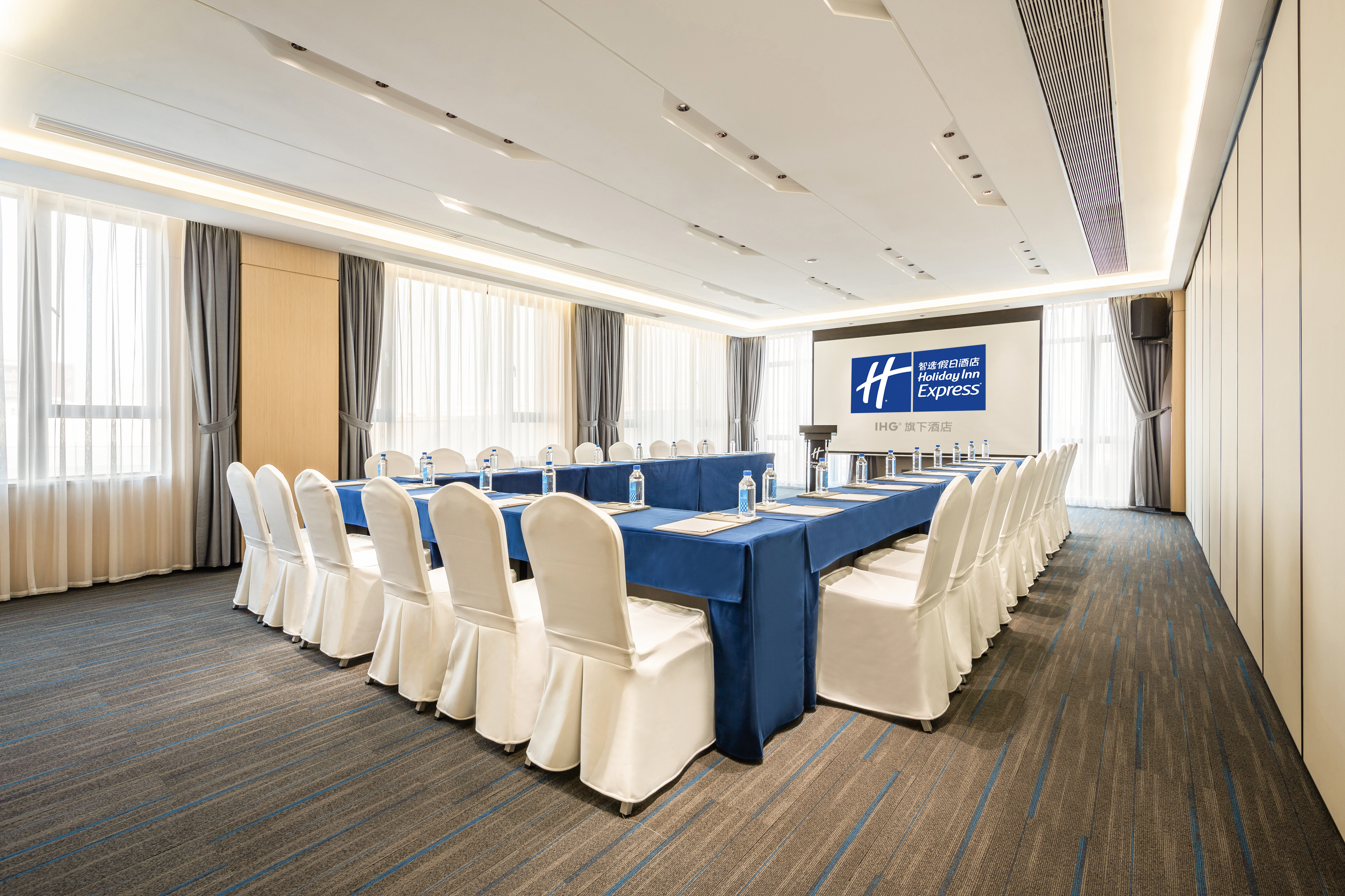 Holiday Inn Express Jinjiang Anhai 25/36
