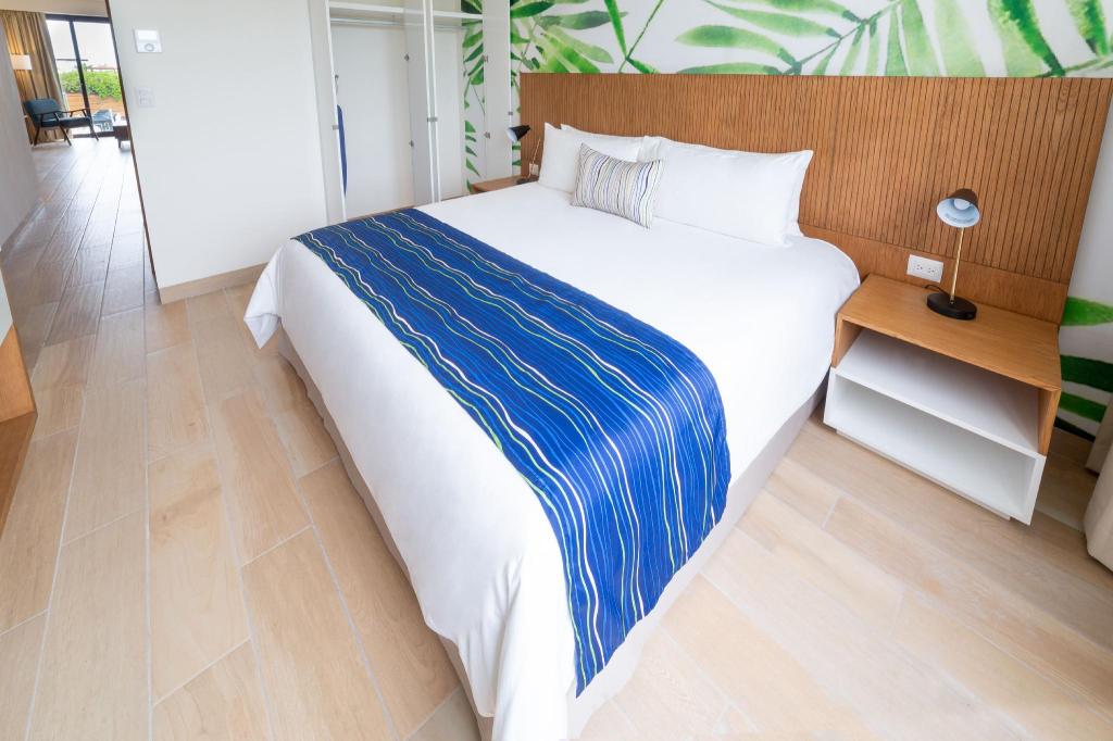 Master, Suite, King Bed, Sofa