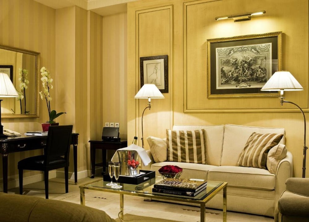 Hotel Francois 1Er 37/52