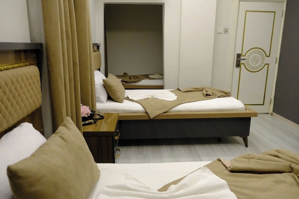Grand Diamond Hotel 8/20