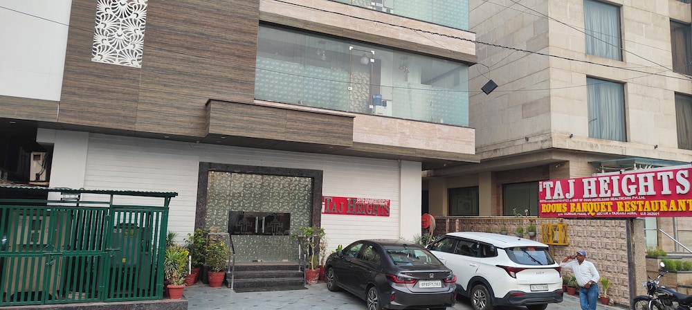 Fabhotel Taj Nagari 40/50