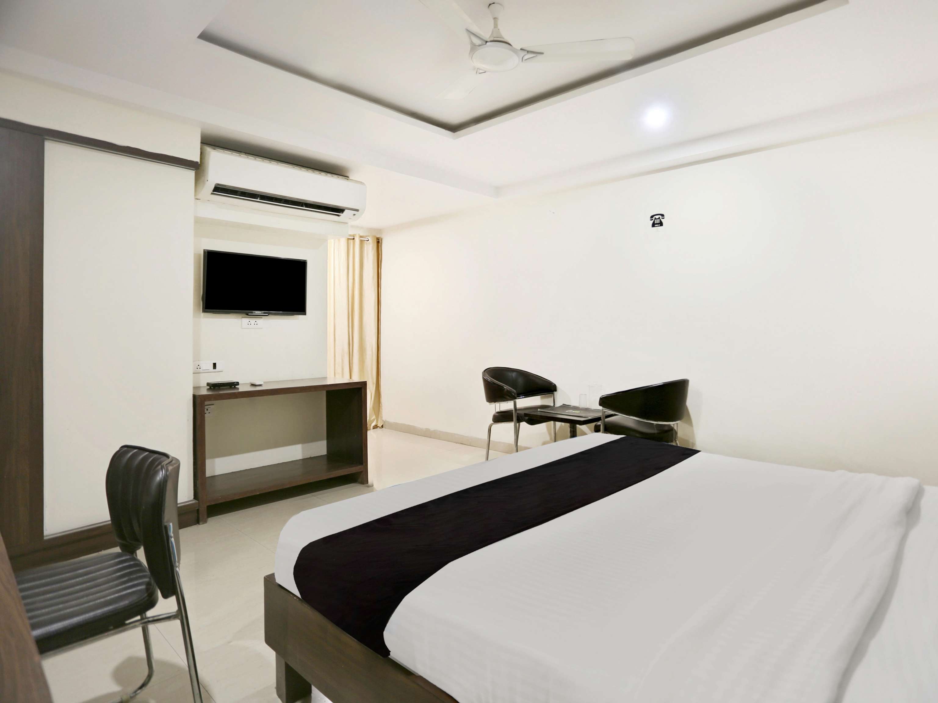OYO 9003 Deccan Inn 26/42