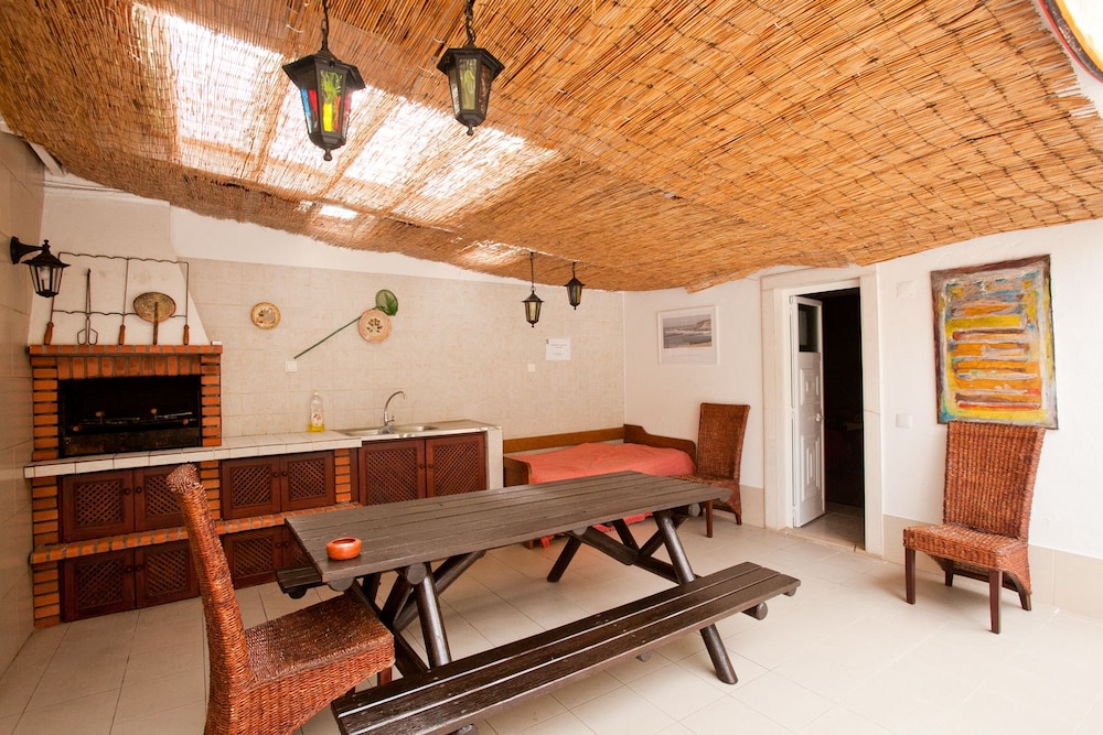 Ericeira Chill Hill Hostel & Private Rooms 31/50
