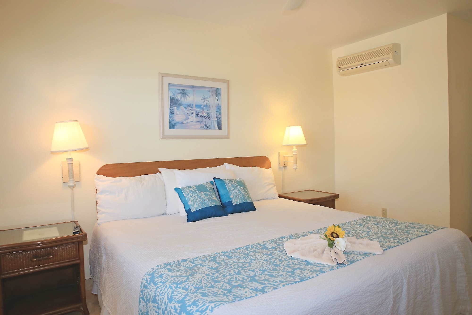 1 Bedroom, Deluxe, Villa, King Bed, Beach Side, Garden View, Sofa