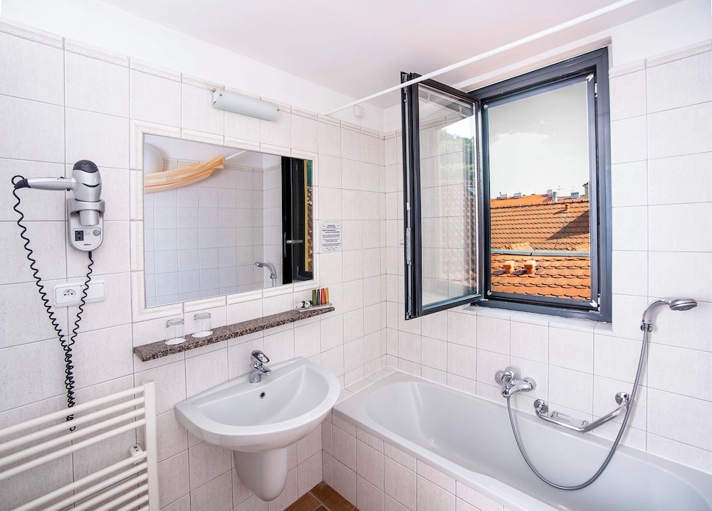 Hotel Roma Prague 50/50