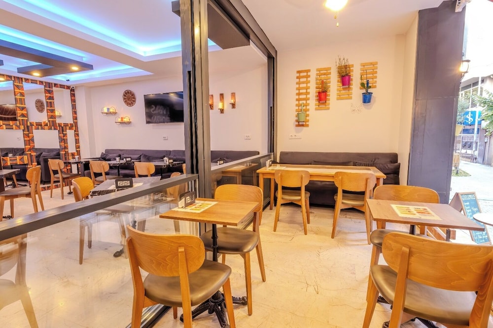 Ruby Hotel 34/46