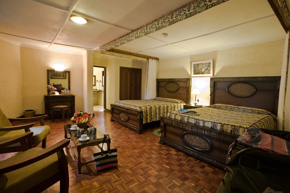 MARA SOPA LODGE 10/27