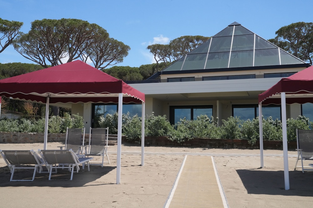 Cala Beach Resort 49/65