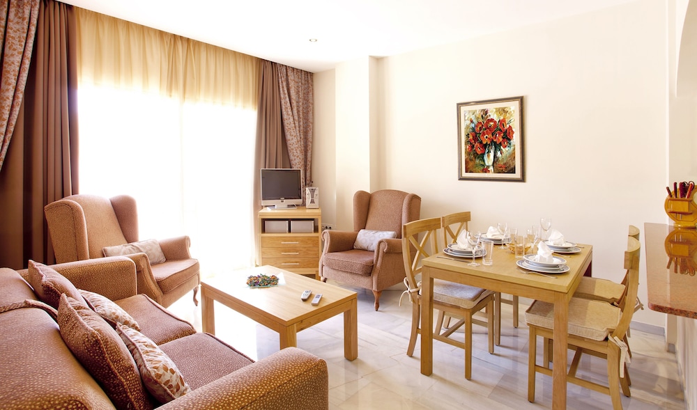 Sunset Beach Club Aparthotel 36/50