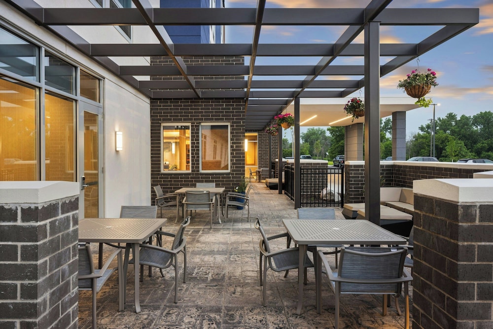 SpringHill Suites by Marriott Eau Claire 13/23