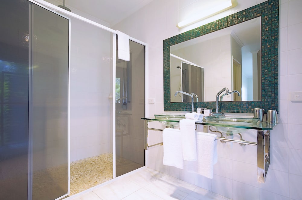 at Waterfront Whitsunday Retreat - Adults Only 32/33