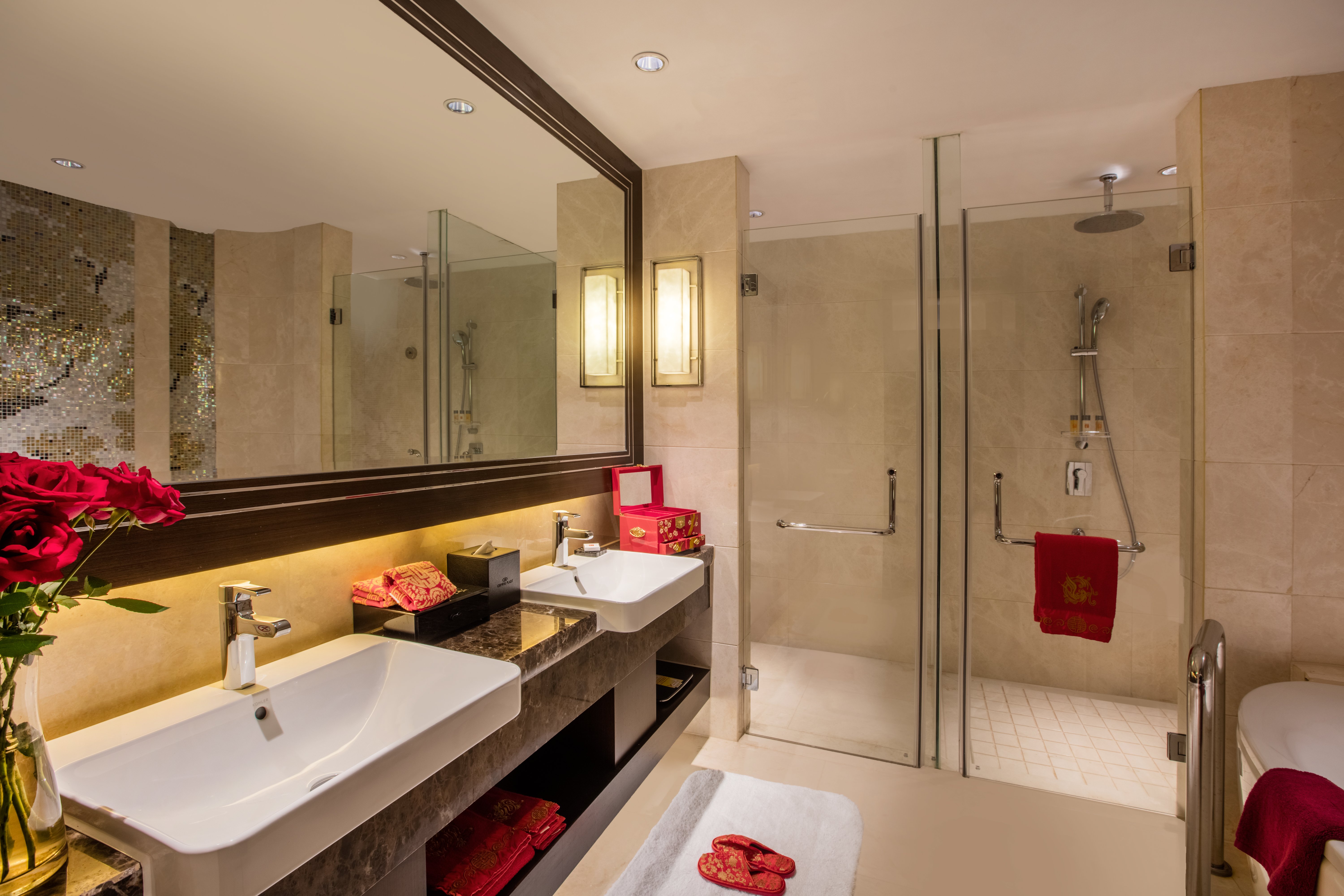 Crowne Plaza Shaoxing 50/50