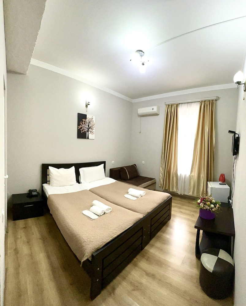 STANDARD, DOUBLE OR TWIN BED