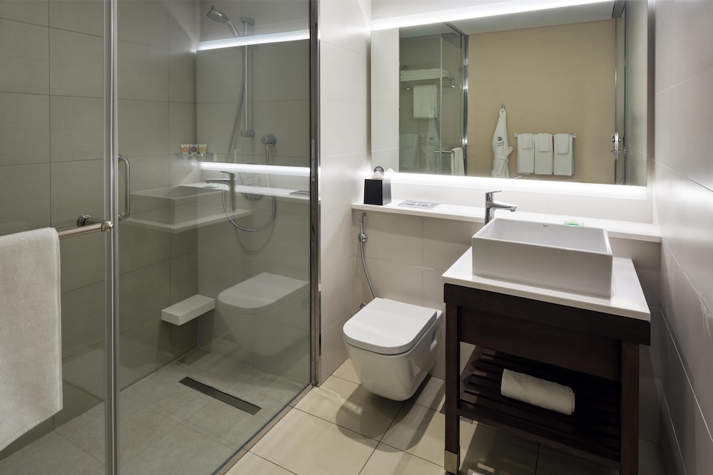 Deluxe, King Bed, Sofa, Hyatt Place Riyadh Al Sulaimania 4/4