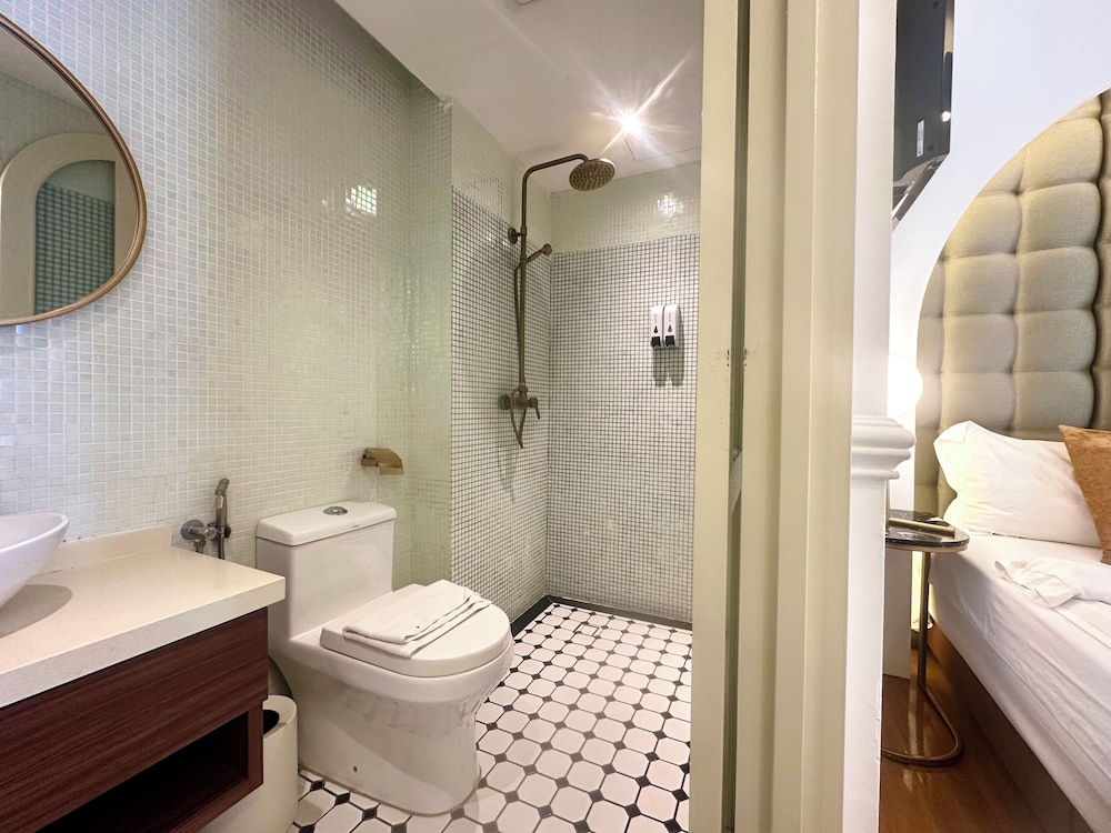 White Mansion Hotel 49/50
