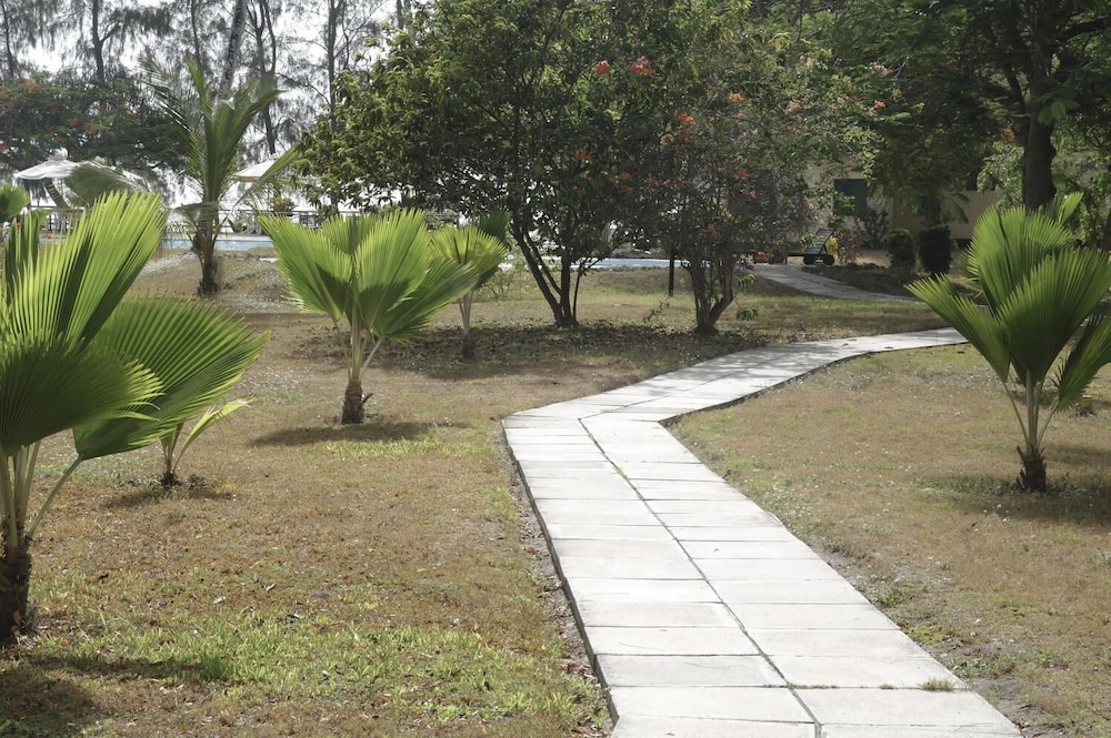 Jumuia Conference & Beach Resort 22/45