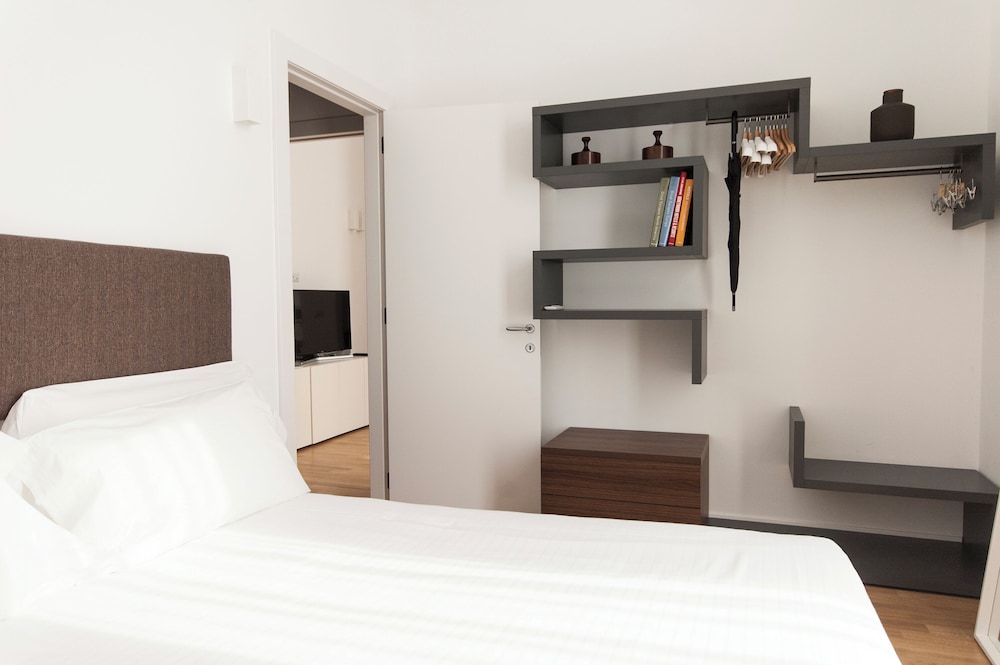Brera Apartments In San Babila 5/50