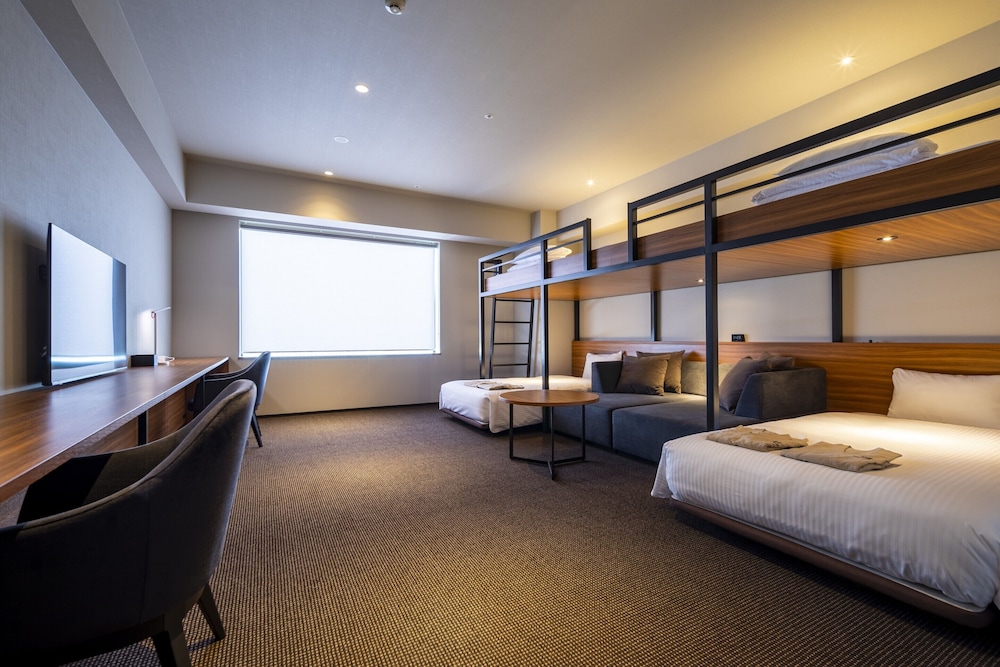 Deluxe, 4 Beds