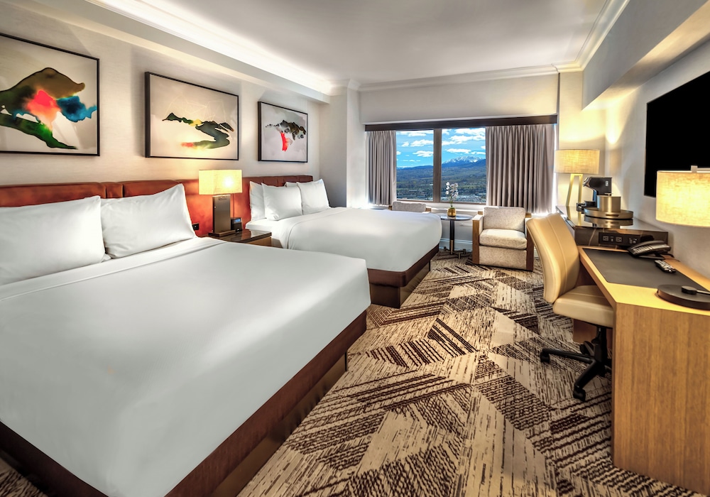 PREMIER, 2 QUEEN BEDS, WITH VIEW