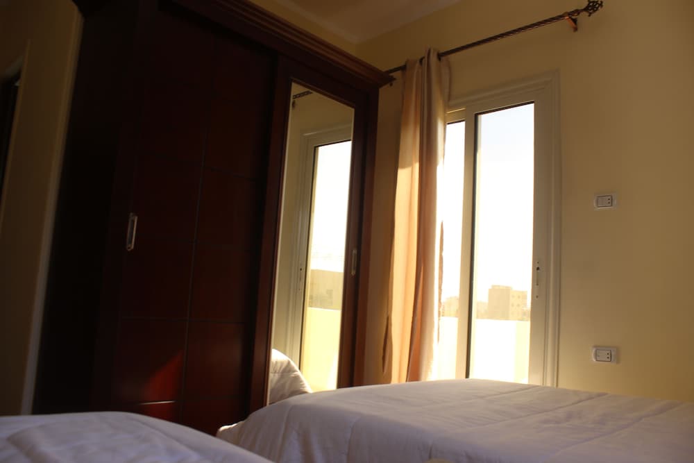 Royal Pyramids Inn 21/50