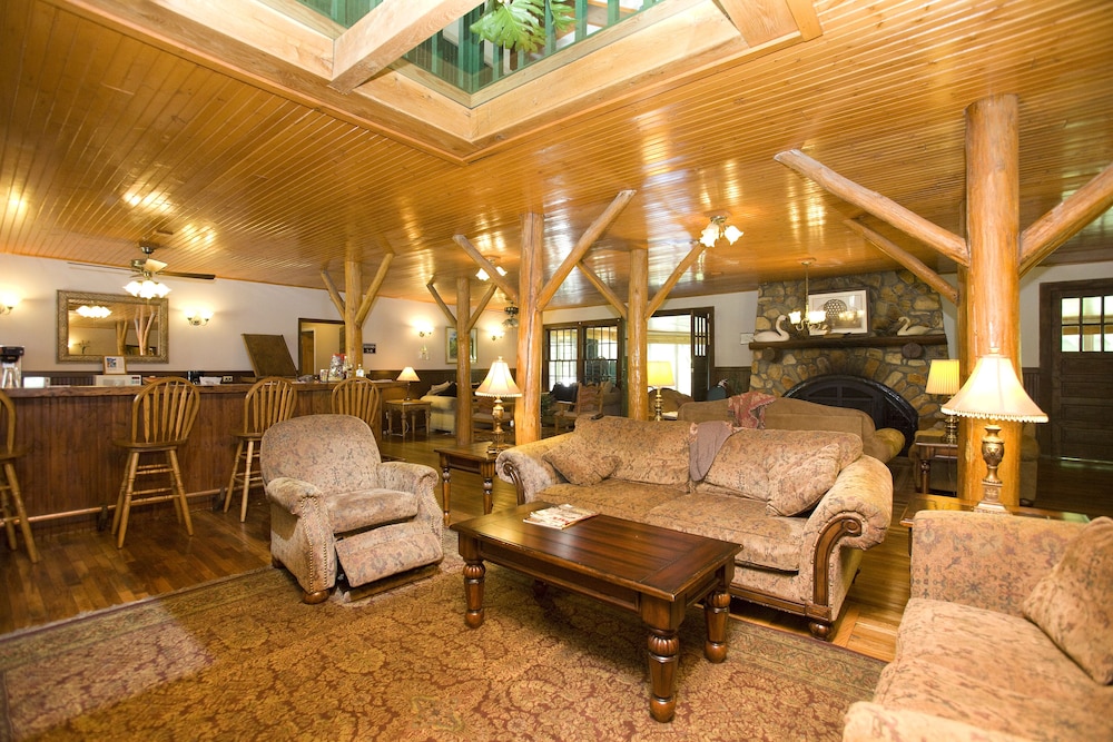 Highland Lake Inn & Resort 57/77