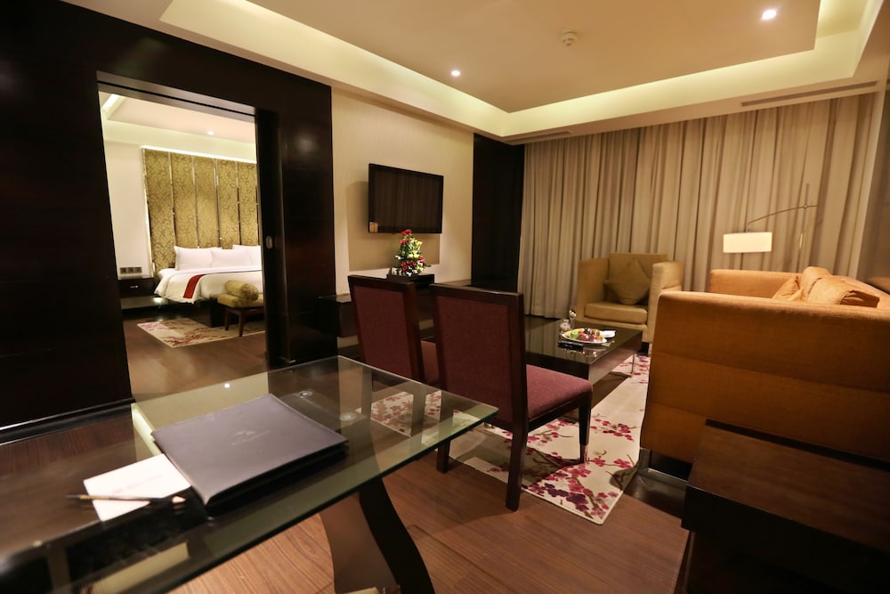 Royal Orchid Jaipur 34/62