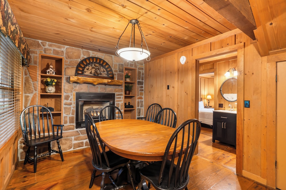 The Cabins At Green Mountain 55/68