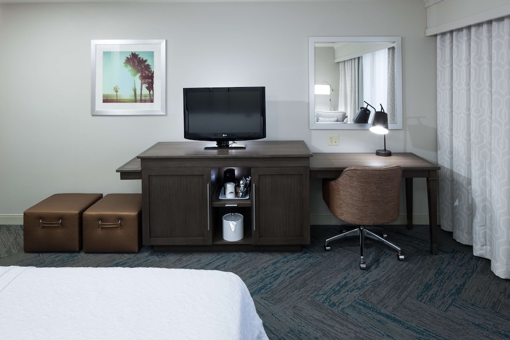 Hampton Inn Los Angeles-Orange County-Cypress 31/40