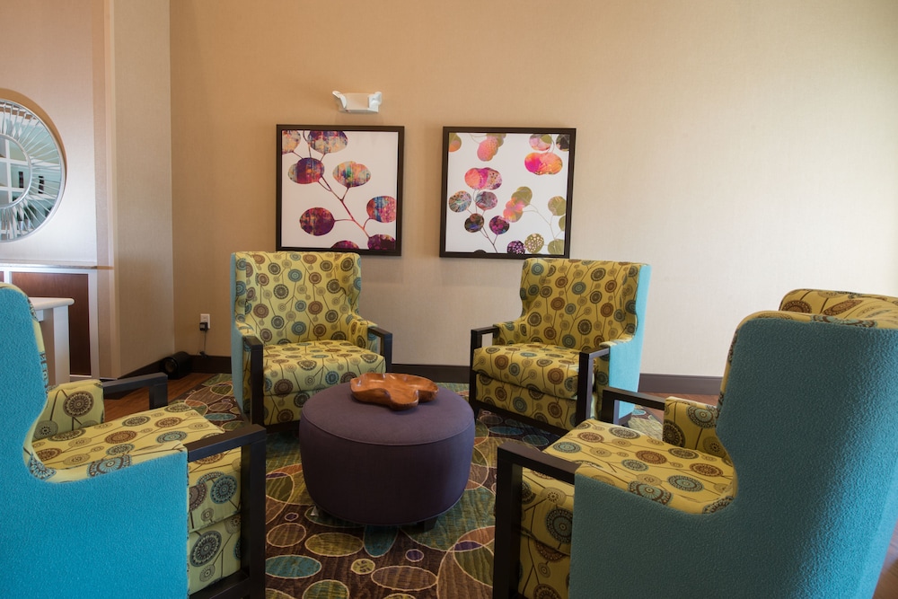 Holiday Inn Bismarck 43/70