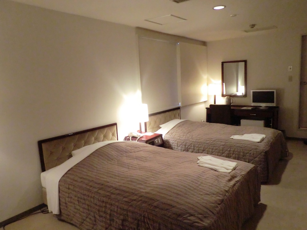 ROOM, TWIN BEDS
