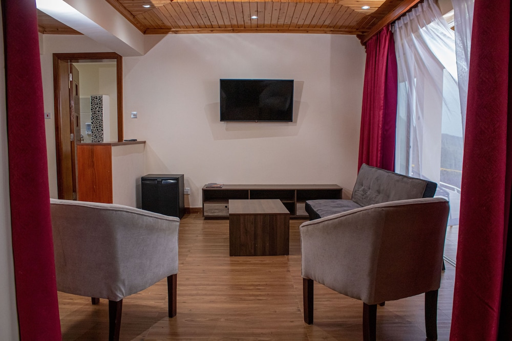 Lake Elementaita Mountain Lodge 30/50