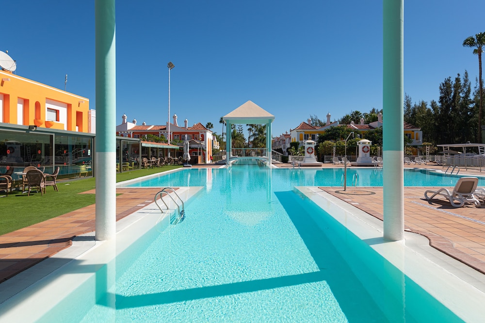 Cordial Green Golf Bungalows 25/60