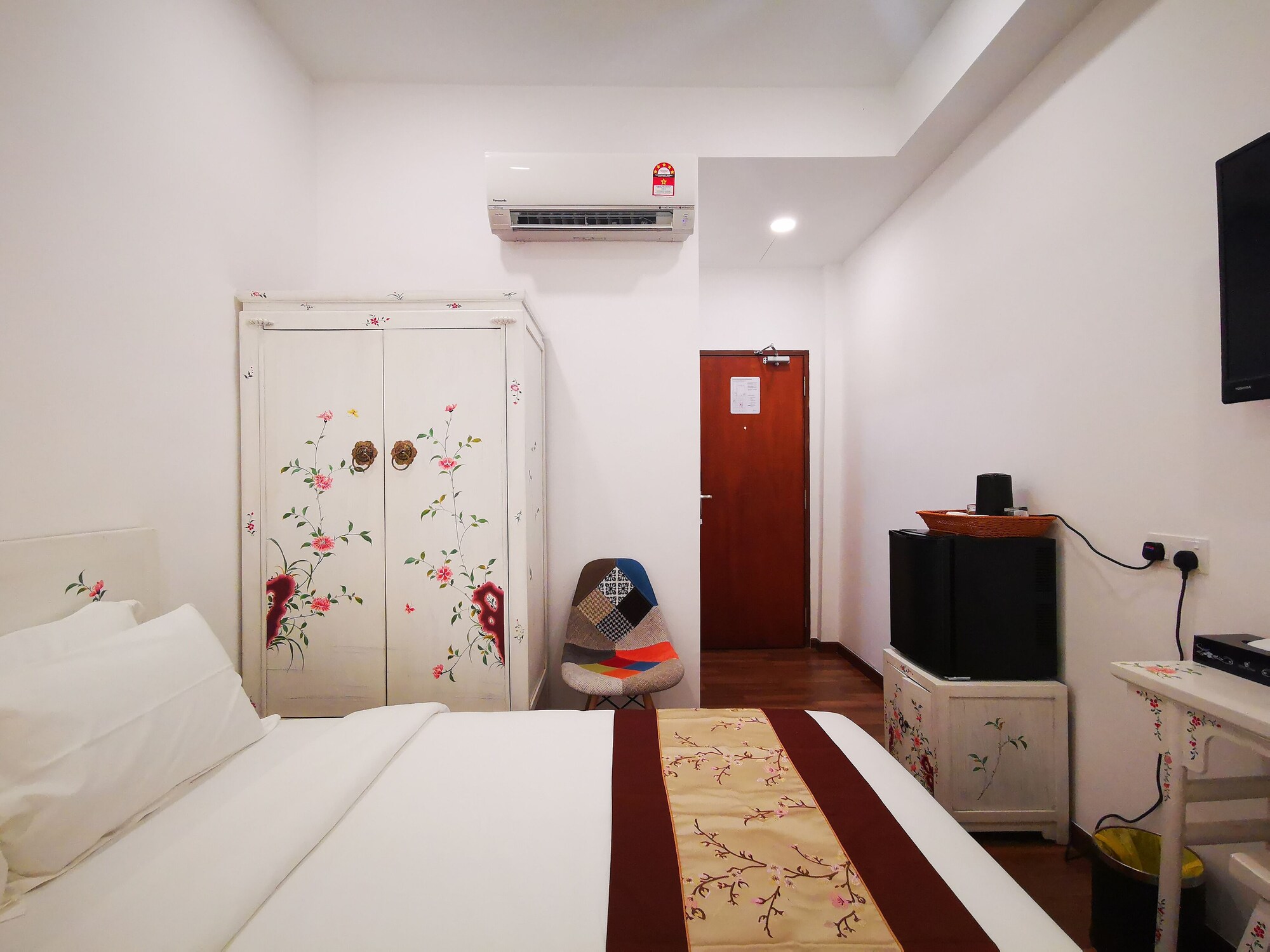 Standard, Queen Bed, No Window، Mclane Boutique Hotel 3/7