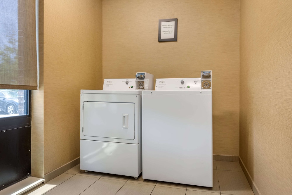 Comfort Inn & Suites At Crossplex Village 6/50