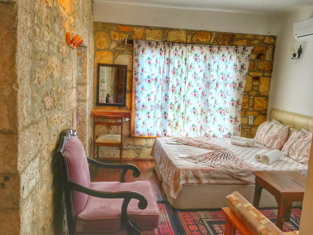 Parmis Boutique House 39/50